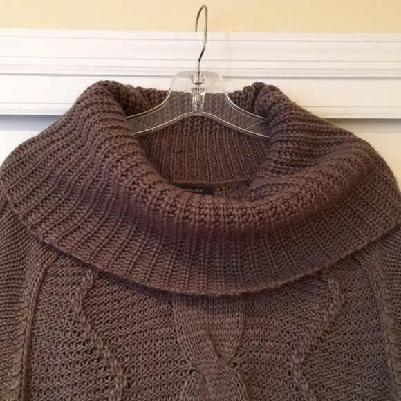 Short Sleeve Fringe Sweater - Picture 2 of 7